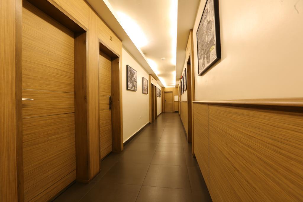 Frankie'S Foods And Rooms Akkra Exterior foto